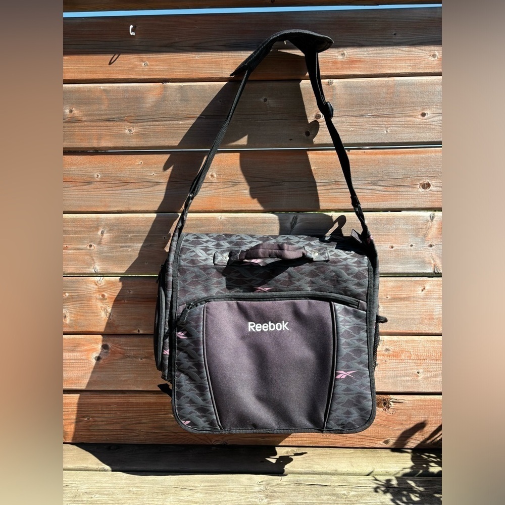 💝Free💝Rebook brief case/laptop bag pink logo